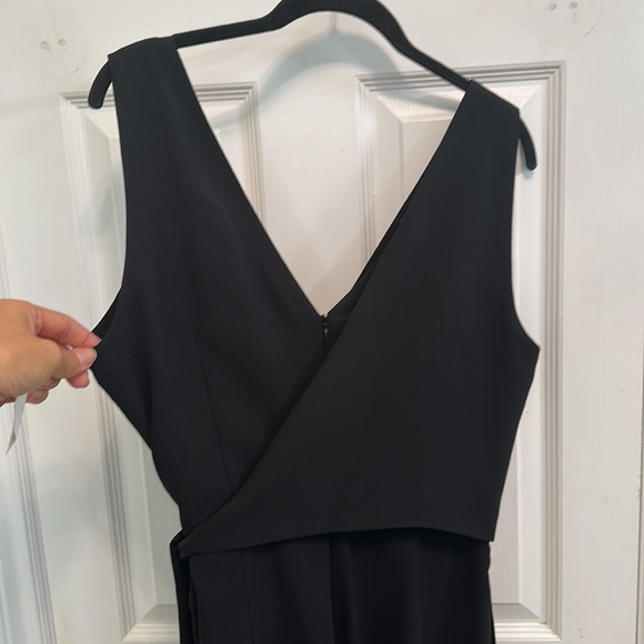 😍😍Black V neck wrap jumpsuit size ladies M - Picture 3 of 5